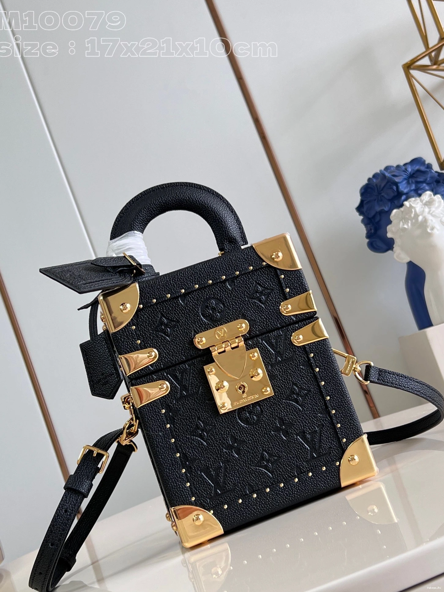 Monogram VUITTON Camera Canvas LOUIS Box 0207